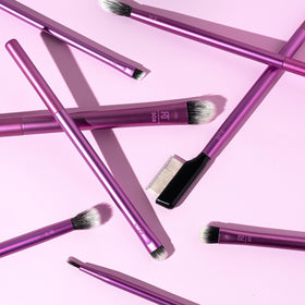 308 Medium Shadow Brush from Real Techniques Everyday Eye Essentials Set