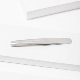 Tweezerman Slant Tweezer packaging