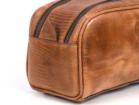 AARON LEATHER GOODS leather toiletry pouch lifestyle scene