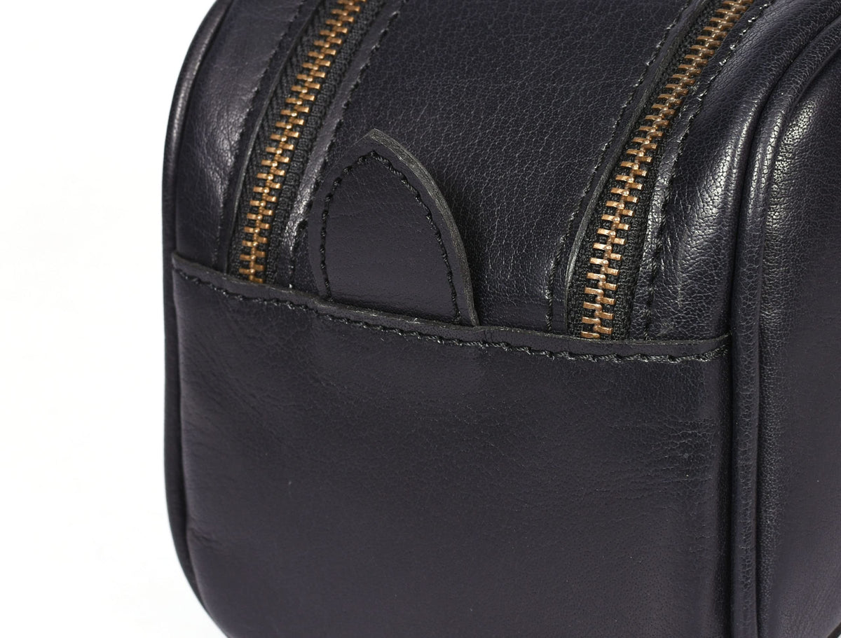 AARON Leather Toiletry Travel Pouch in vintage style