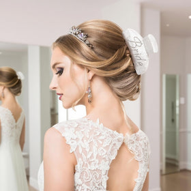 Acrylic hair clip from Kovewon bridal shower gift set