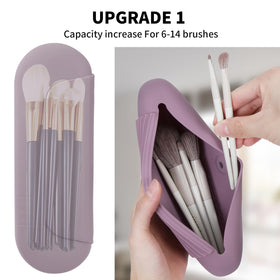 AGIKET Soft Silicone Makeup Brush Holder showing the magnetic clasp
