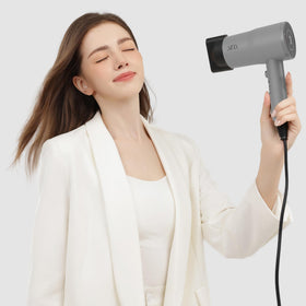 Aina Diffuser Hair Dryer with volumizing finger diffuser