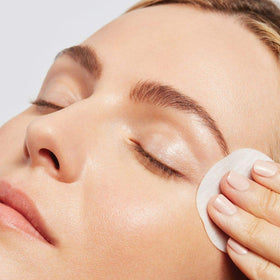 Almay Longwear Waterproof Eye Makeup Remover Pads with botanical ingredients