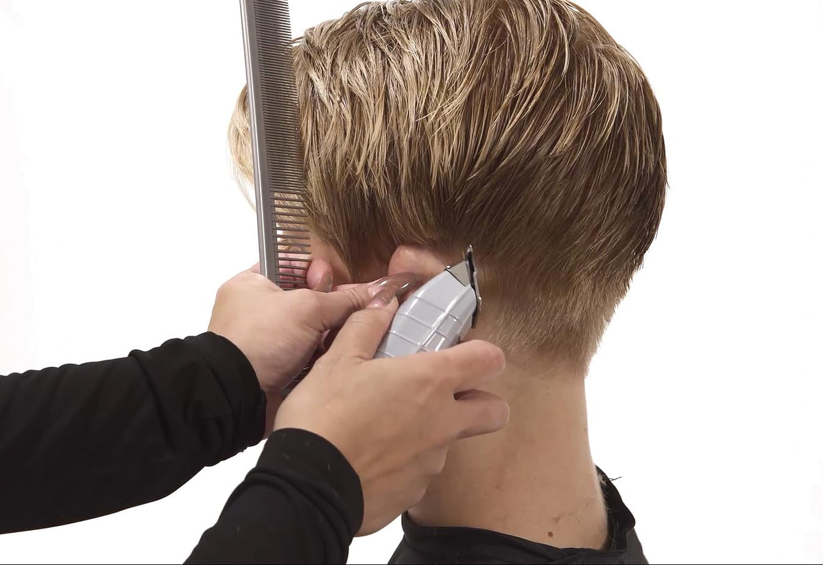 Andis T-Outliner Trimmer packaging and accessories