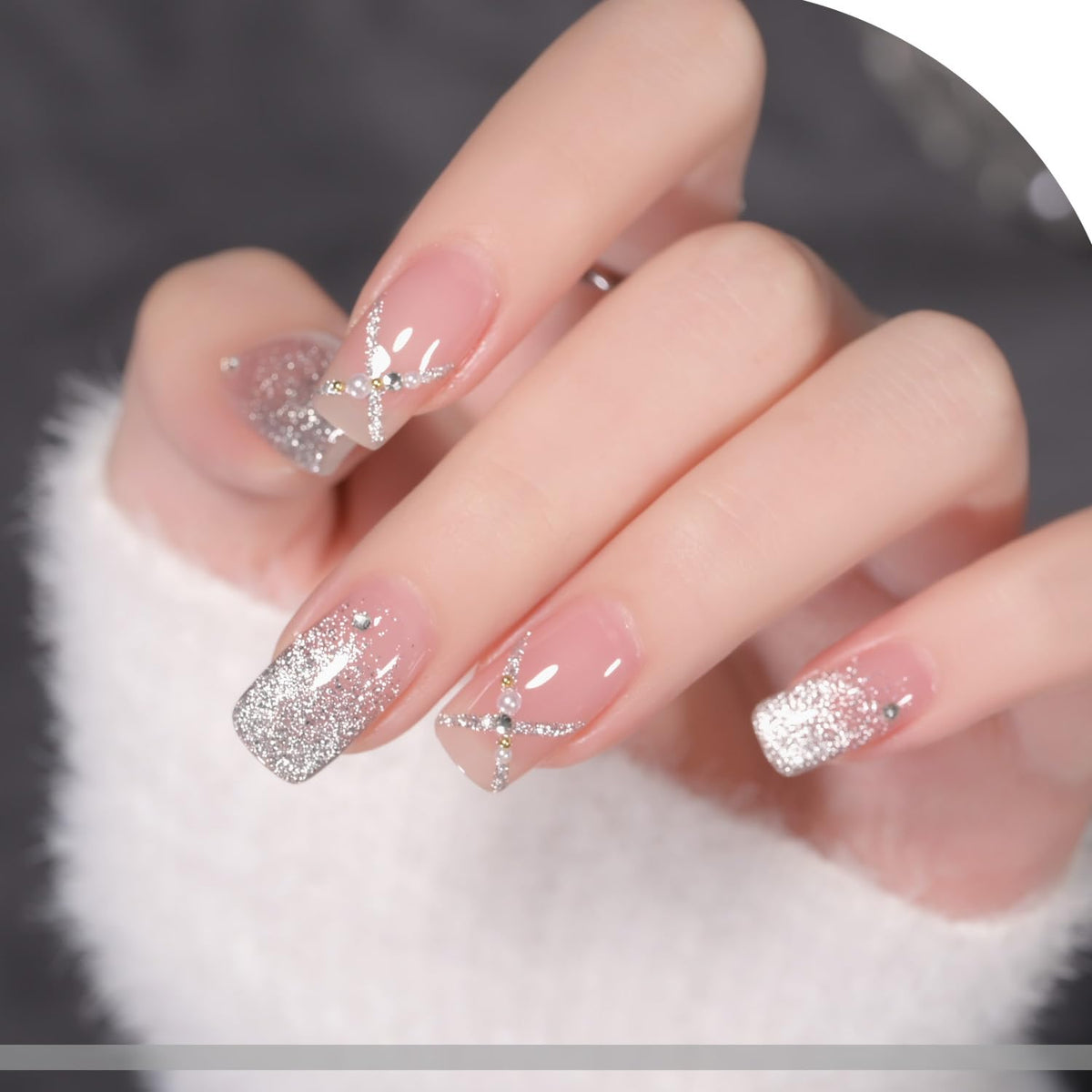 Application of GAOY Cat Eye Gel Nail Polish on nails