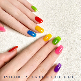 Application of GAOY gel polish on nails