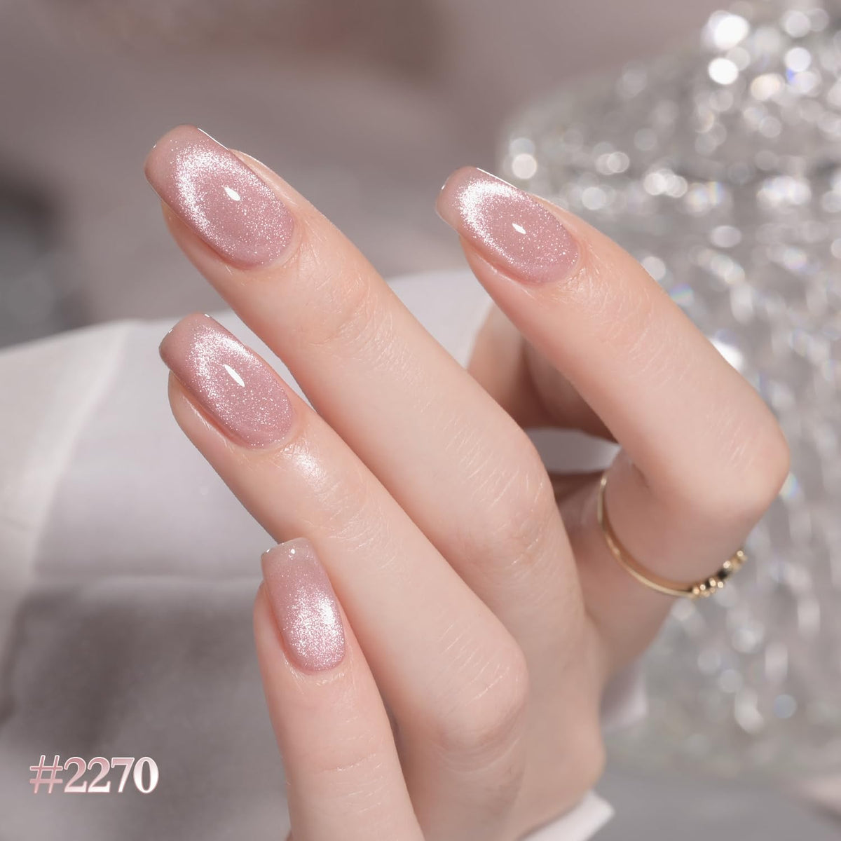 Application of GAOY Glitter Cat Eye Gel Nail Polish with magnet