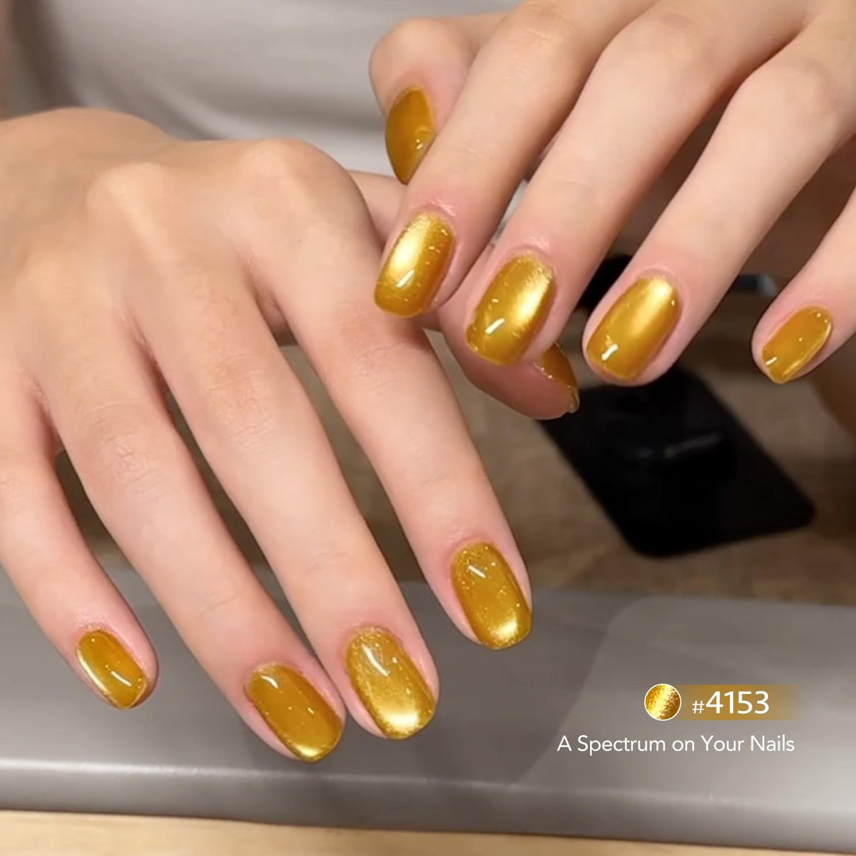 Application of GAOY Glitter Cat Eye Gel Polish on nails