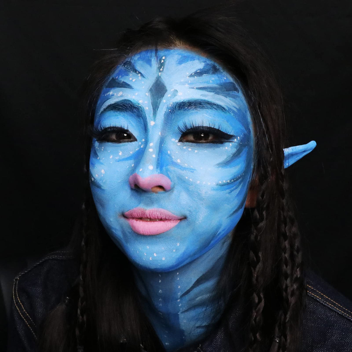 Application of MEICOLY Royal Blue Face Body Paint on skin