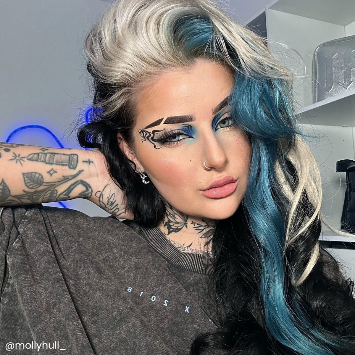 ARCTIC FOX Blue Jean Baby dye application process