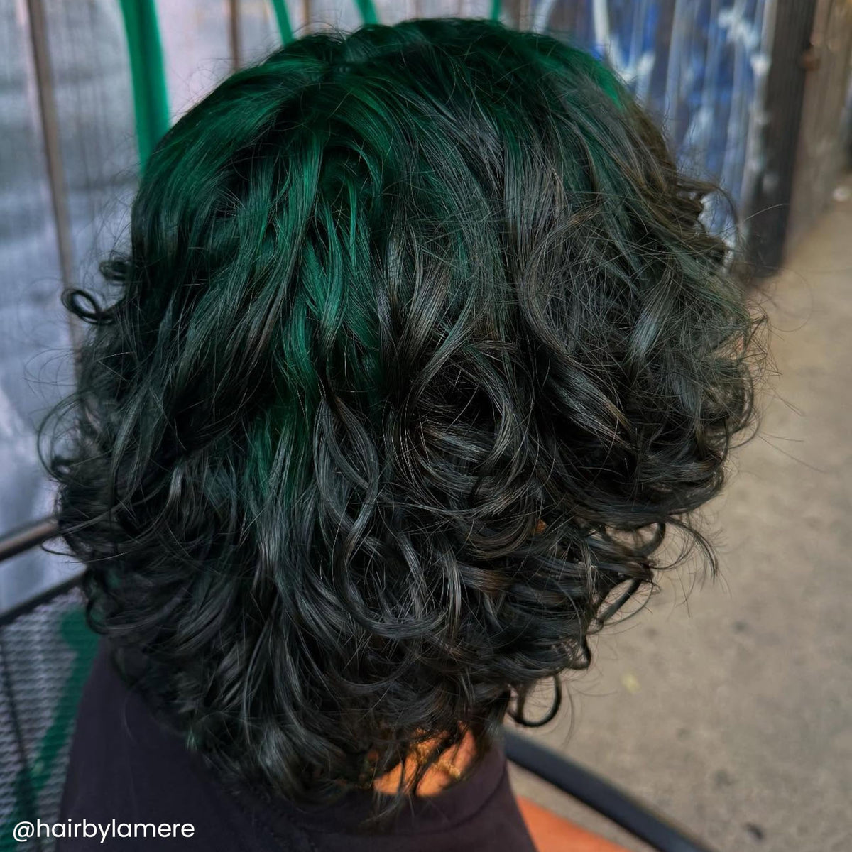 ARCTIC FOX Emerald Fortune hair dye cream texture