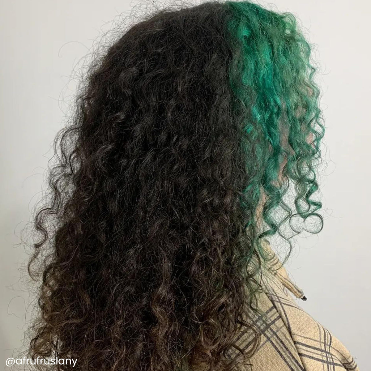 ARCTIC FOX Emerald Fortune vibrant teal hair colour