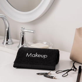 Arkwright fingertip towels in a bathroom setting