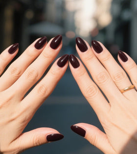 Artquee Press on Nails showing 30 pieces and sizes