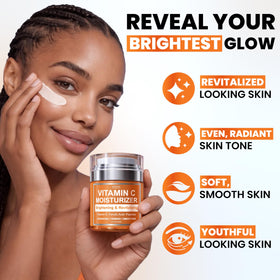 Arvesa Vitamin C Moisturizer cream texture on hand