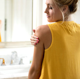 Australian Gold Moisture Lock Tan Extender Lotion side view