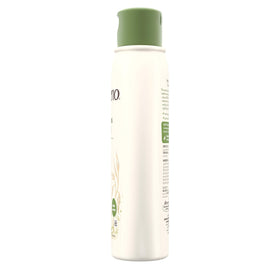 Aveeno Daily Moisturizing Body Wash lathering on skin