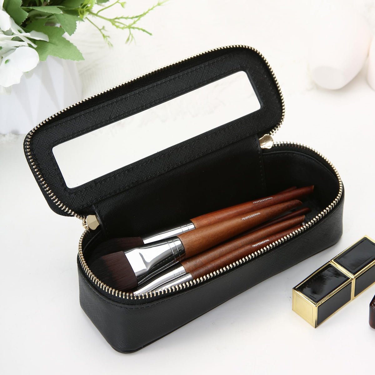 Aveniee Clear Makeup Brush Bag showing dual zipper detail