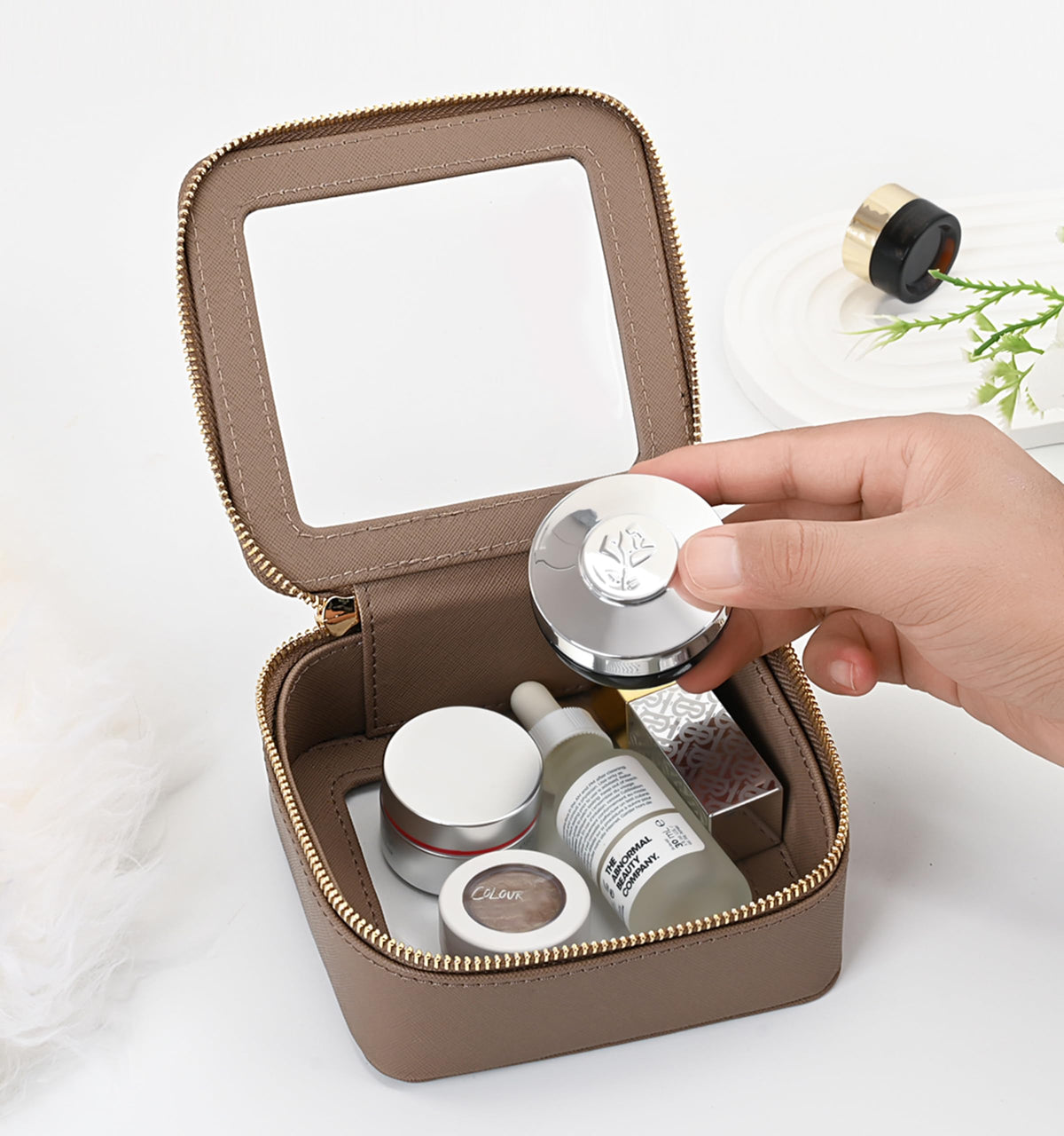 Aveniee Mini Clear Makeup Bag packaging box