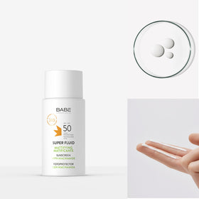Babe Super Fluid Sunscreen Mattifying SPF 50 application on skin