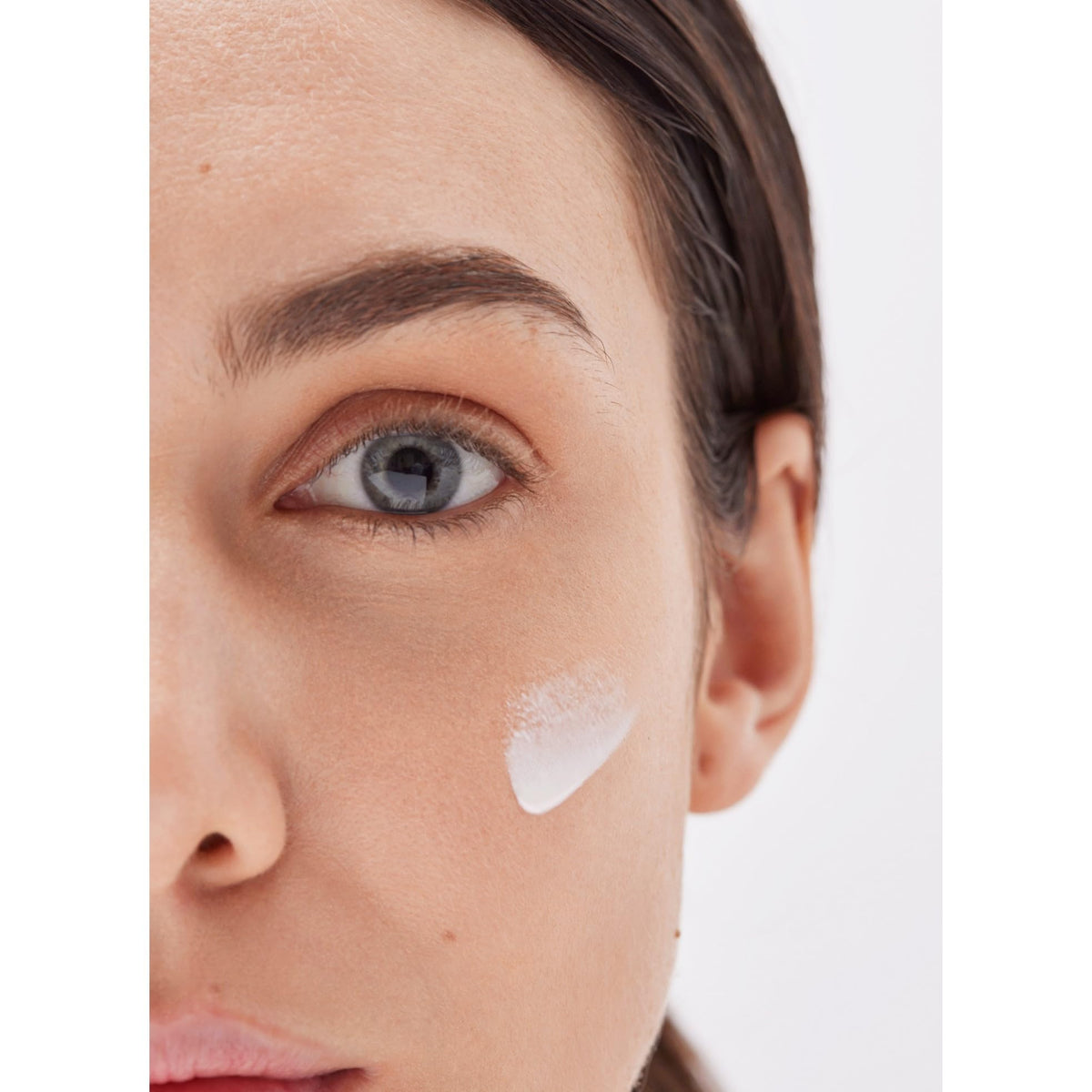 Babe Super Fluid Sunscreen Mattifying SPF 50 texture close-up