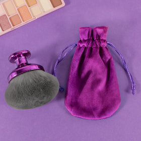 BABYSHEEP Blend & Blur brush demonstrating travel convenience
