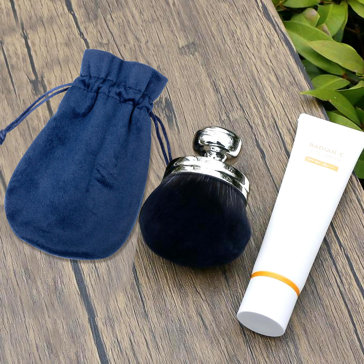 BABYSHEEP Extra Large Body Makeup Brush with packaging