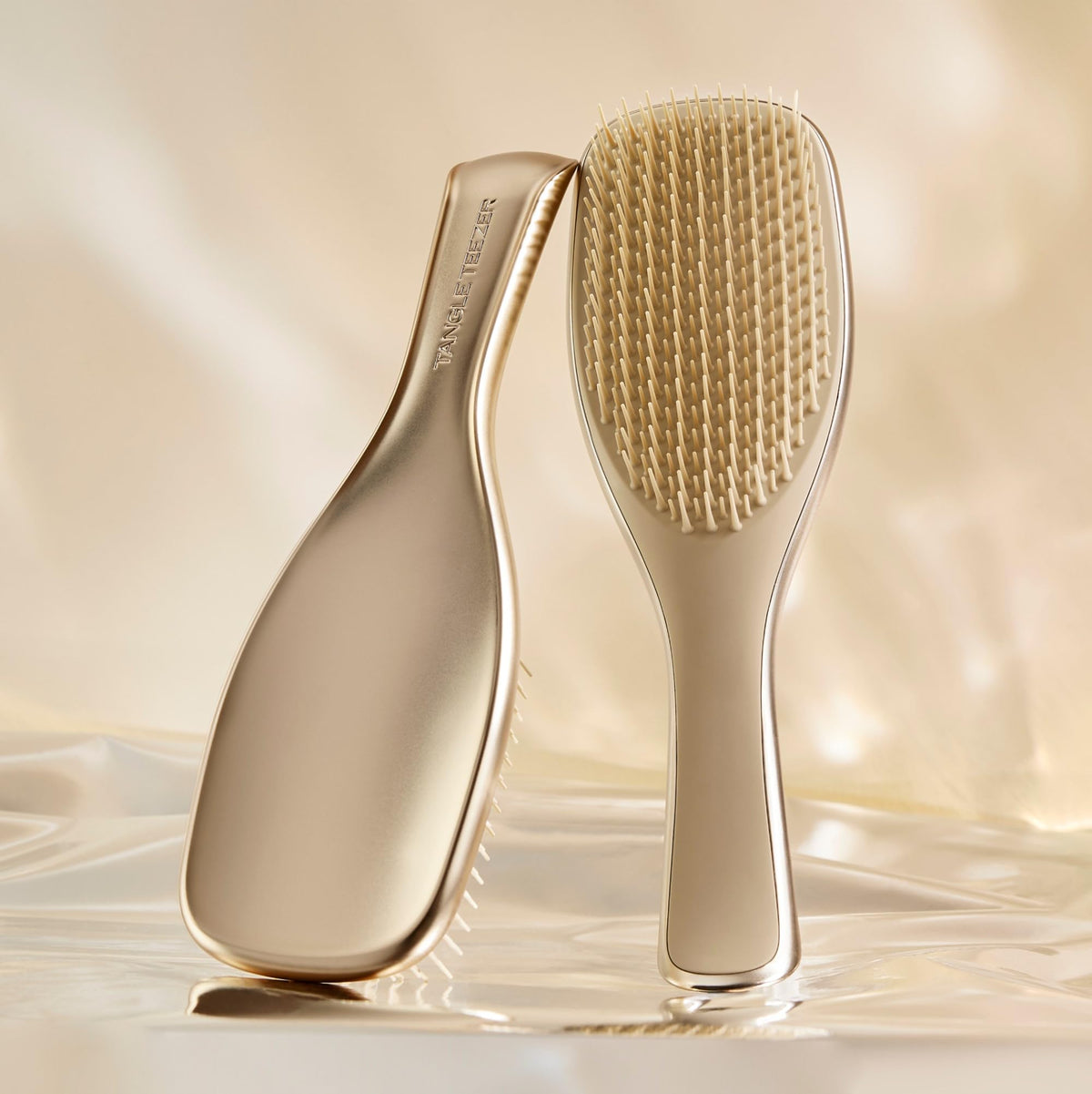 Back view of TANGLE TEEZER Chrome Ultimate Detangler Brush
