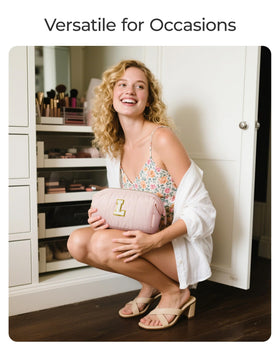 BAGSMART makeup bag open showing easy access to cosmetics