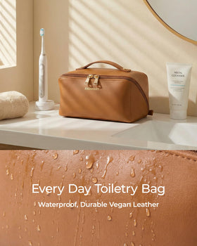 BAGSMART Makeup Bag showcasing waterproof TPU compartment