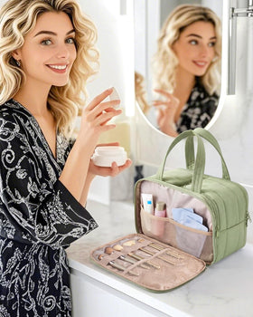 BAGSMART Travel Toiletry Bag showing compartments