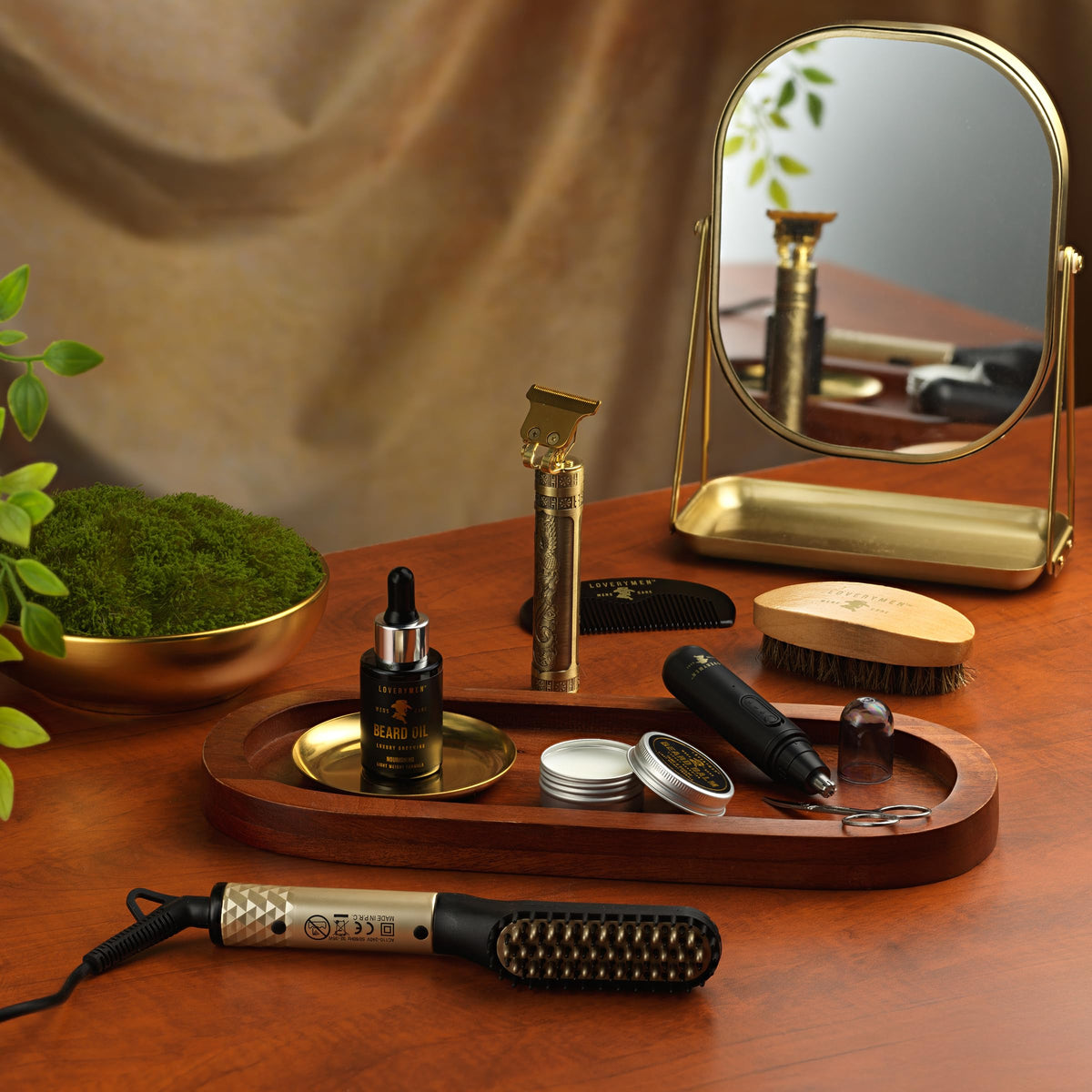 Beard brush, comb, and scissors from LOVERY set