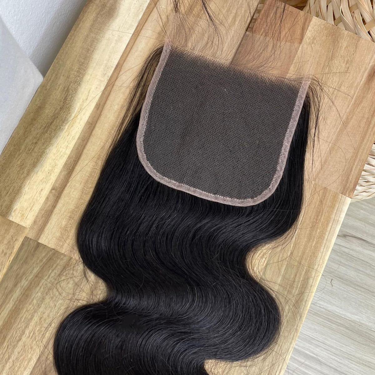 BEEOS 5x5 Lace Closure in packaging
