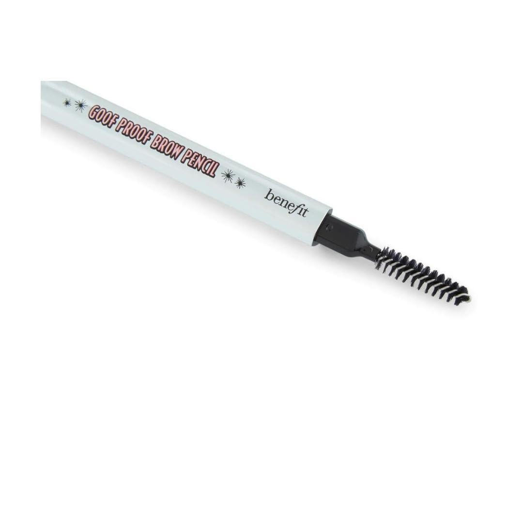 Benefit Goof Proof Brow Pencil 2.5 Neutral Blonde tip close-up