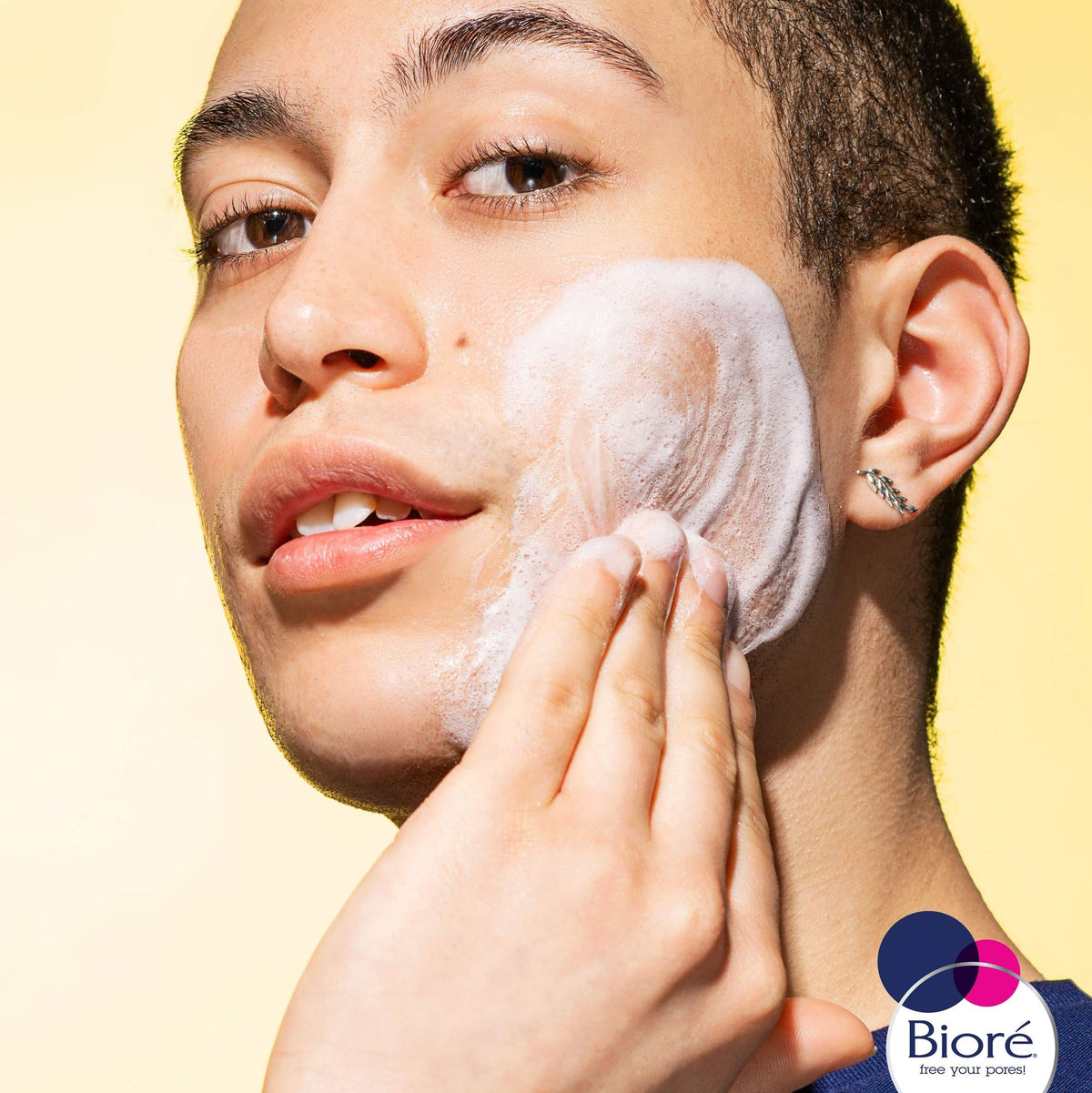 Bioré Cooling Cleanser with Witch Hazel with skincare routine