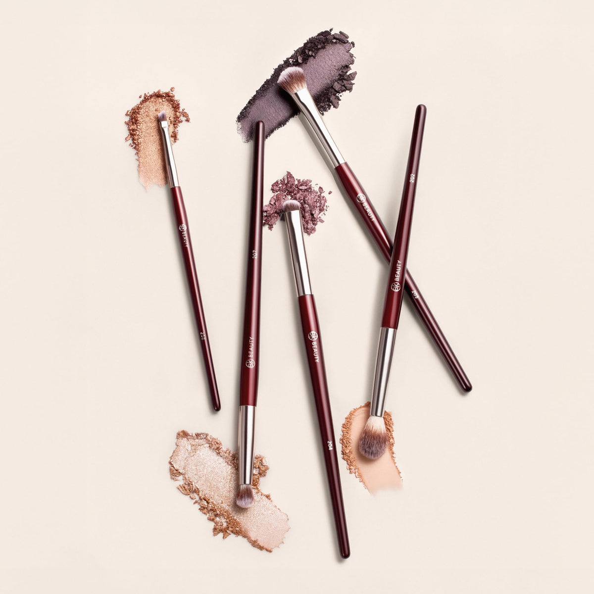 BK BEAUTY 208 Precision Angled Brush for winged liner