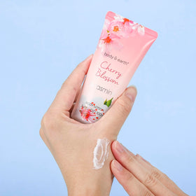 BODY & EARTH Cherry Blossom & Jasmine bath set in reusable bathtub