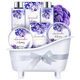 BODY & EARTH Lavender Spa Gift Set front view with all products