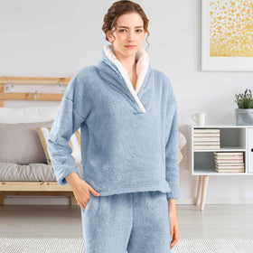 BOSECETA Fluffy Pajamas Set pullover top detail