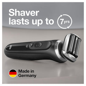 Braun Series 7 7075cc Electric Razor displayed with accessories