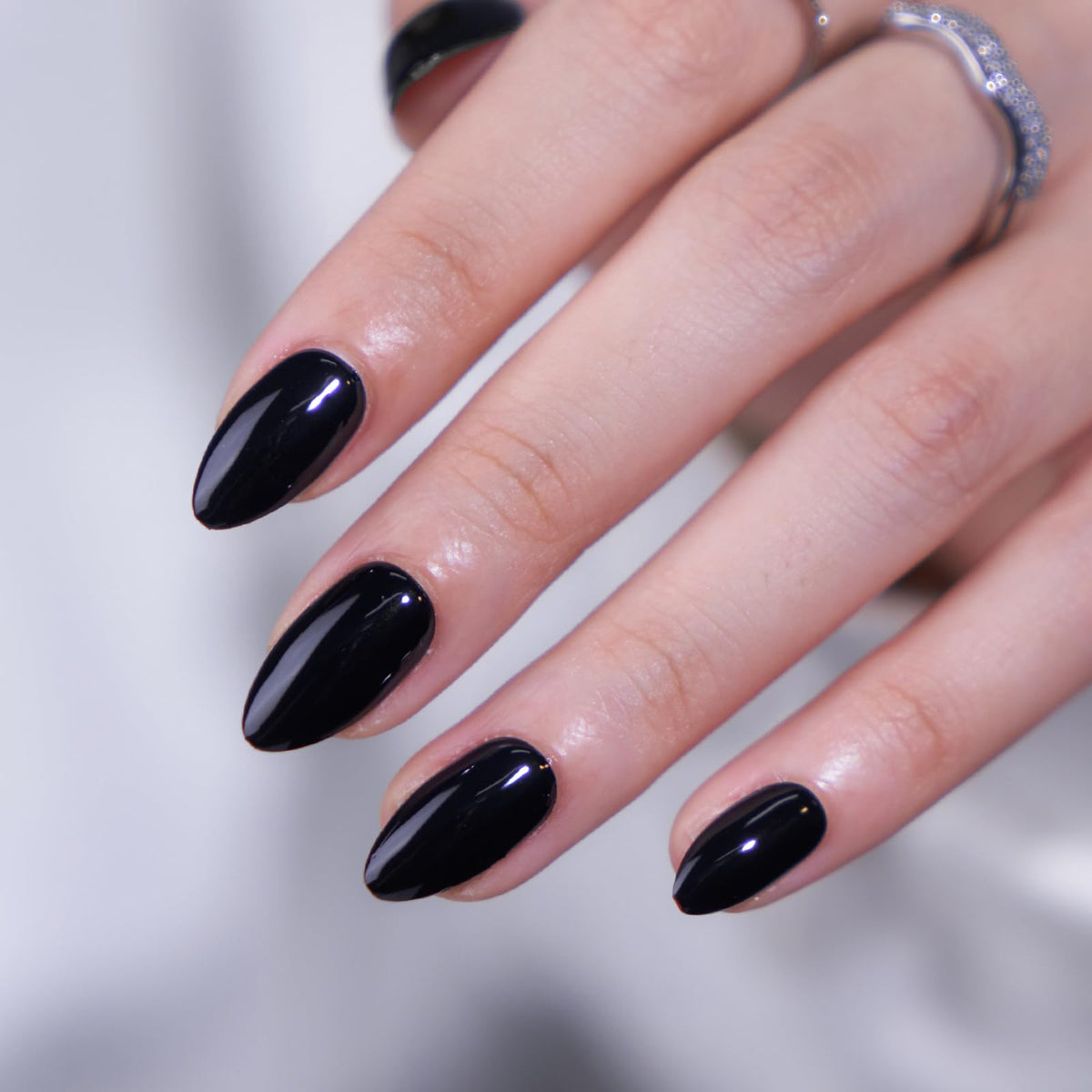 BTArtbox Press On Nails Black Velvet Short Almond detailed view