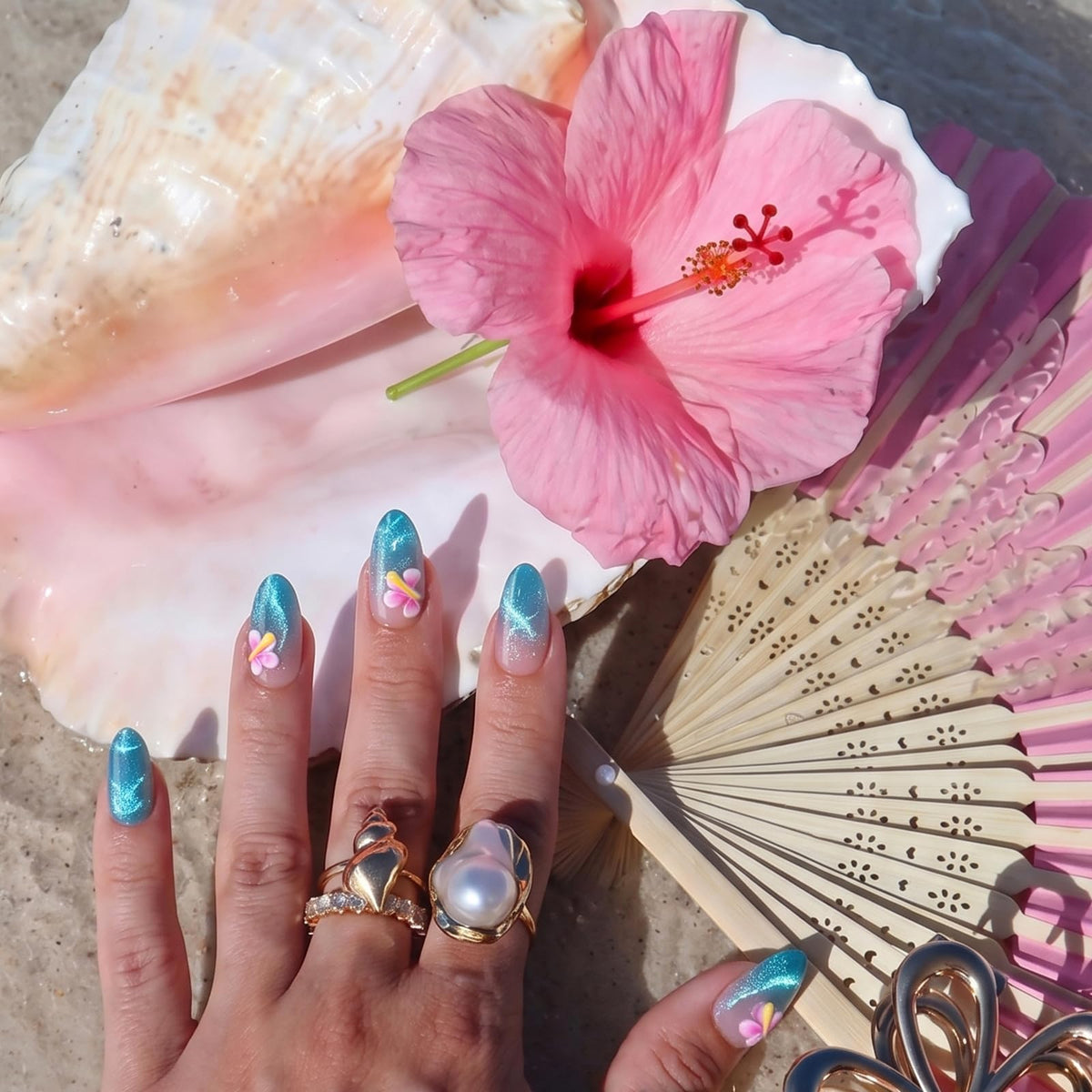 BTArtbox Press On Nails Blue Holiday packaging showing included accessories
