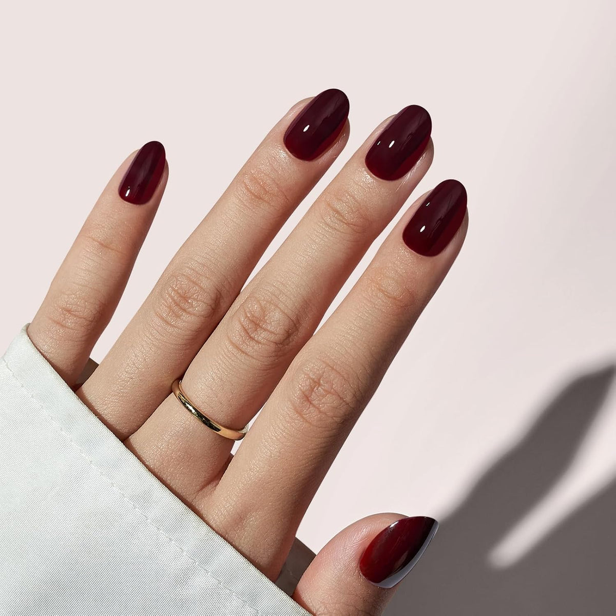 BTArtbox Press On Nails Coffee Bean dark red short oval front view