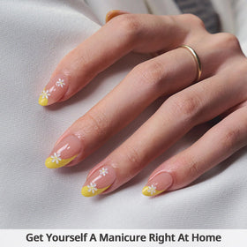 BTArtbox Press On Nails Daisy packaging with included accessories