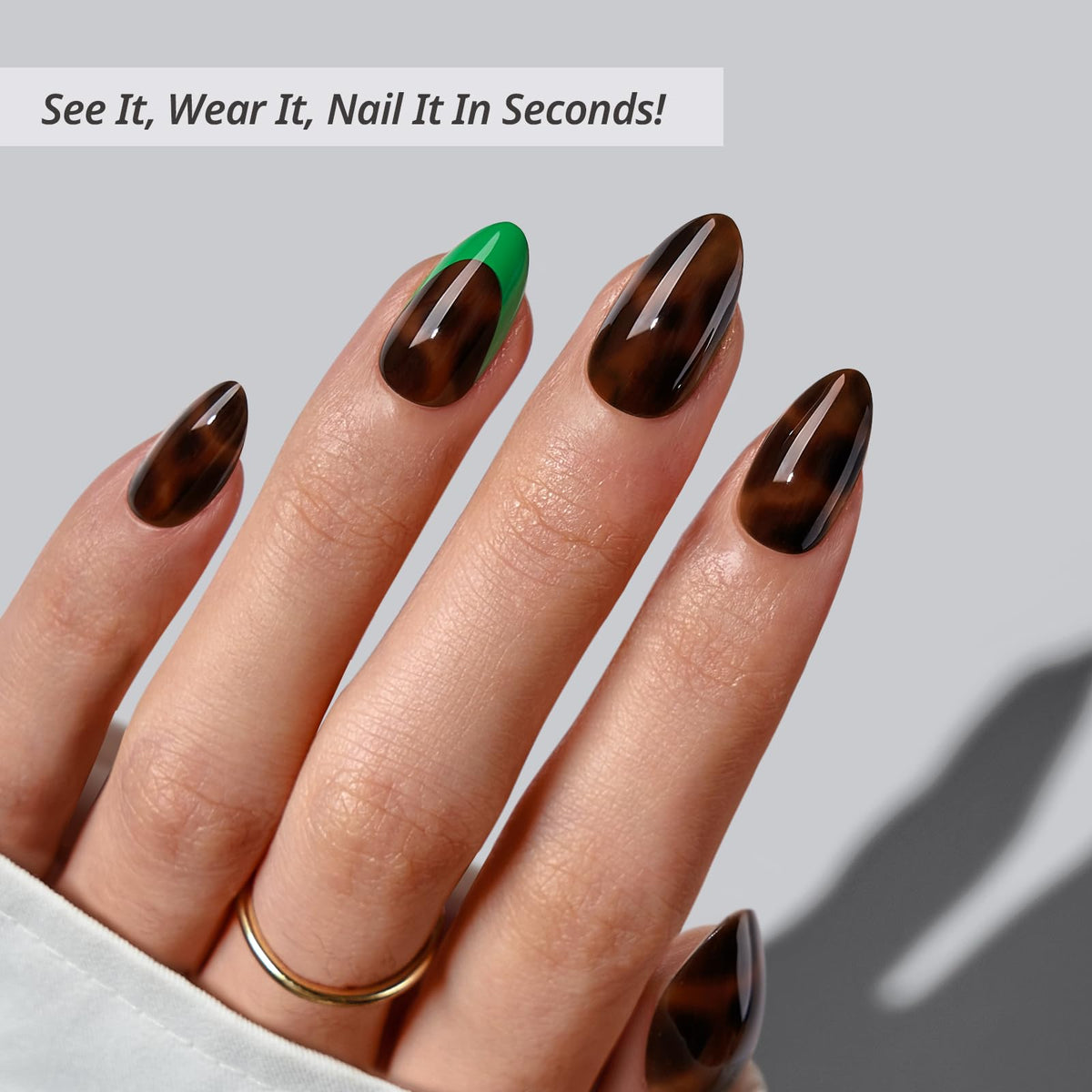 BTArtbox Press On Nails Emerald Code showing included nail glue and accessories