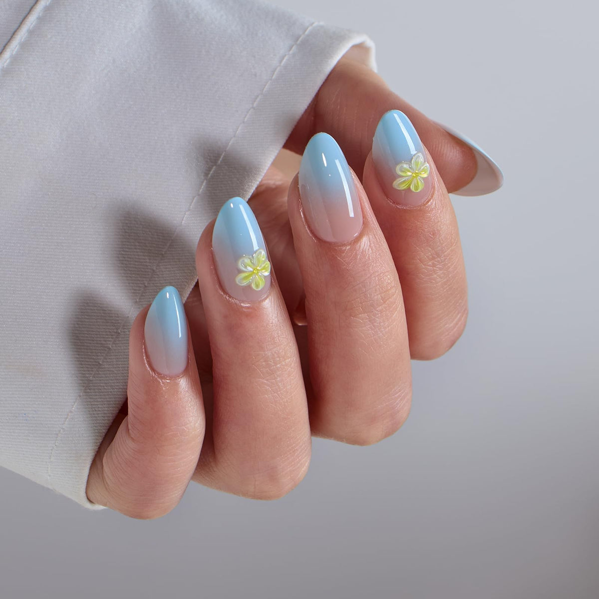 BTArtbox Press On Nails Garden Party short almond shape close-up
