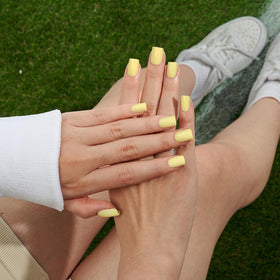 BTArtbox Press On Nails packaging with all included items
