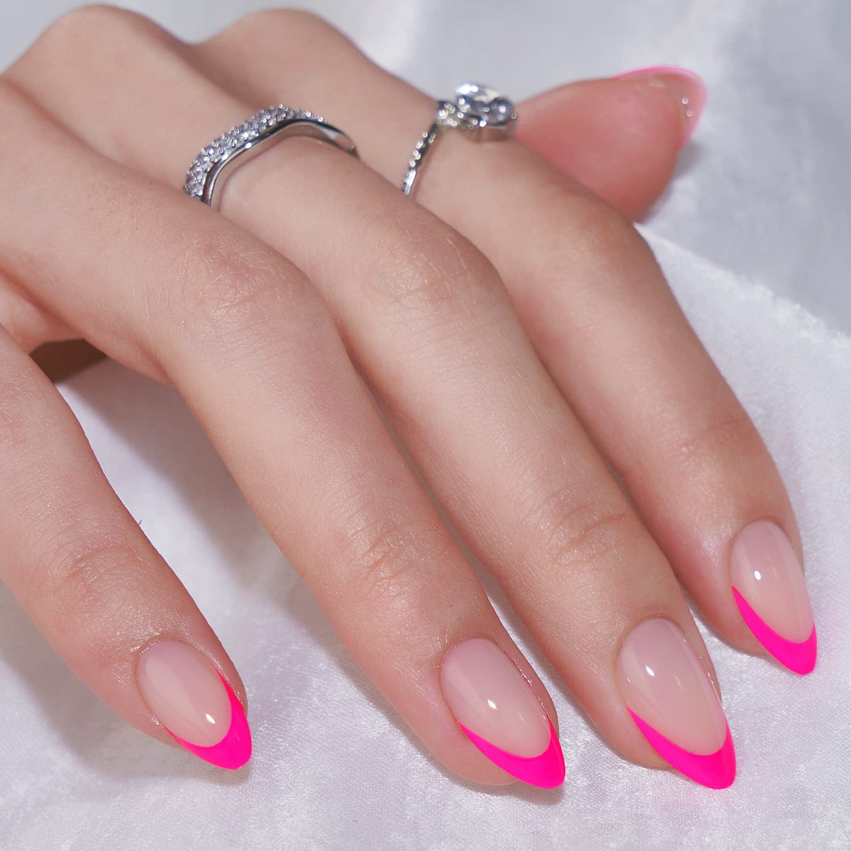 BTArtbox Press On Nails packaging with included accessories