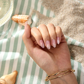 BTArtbox Press On Nails Shell Luxe Short Almond close-up